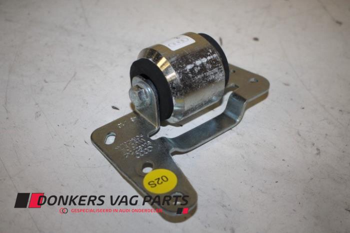 Gebruikte Trillings demper Audi Q2 (GAB/GAG) 1.4 TFSI 16V Prijs € 50,00 Margeregeling aangeboden door Donkers VAG Parts