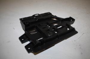 Gebruikte Steun (diversen) Audi S3 Limousine (8VM/8VS) 2.0 T FSI 16V Prijs € 5,00 Margeregeling aangeboden door Donkers VAG Parts
