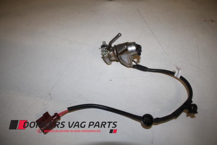 Gebruikte Adblue injector Audi Q3 (F3B) 2.0 35 TDI 16V Prijs € 200,00 Margeregeling aangeboden door Donkers VAG Parts
