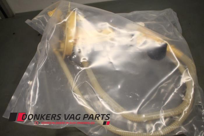 Gebruikte Tank element Pomp Audi A3 Sportback (8VA/8VF) 2.0 TDI 16V Quattro Prijs € 100,00 Margeregeling aangeboden door Donkers VAG Parts