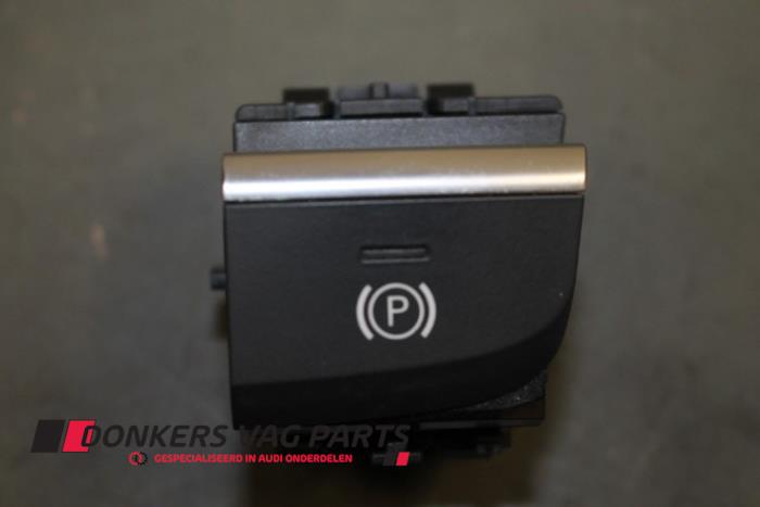 Gebruikte Schakelaar handrem Audi A3 Sportback (8VA/8VF) 2.0 TDI 16V Quattro Prijs € 10,00 Margeregeling aangeboden door Donkers VAG Parts