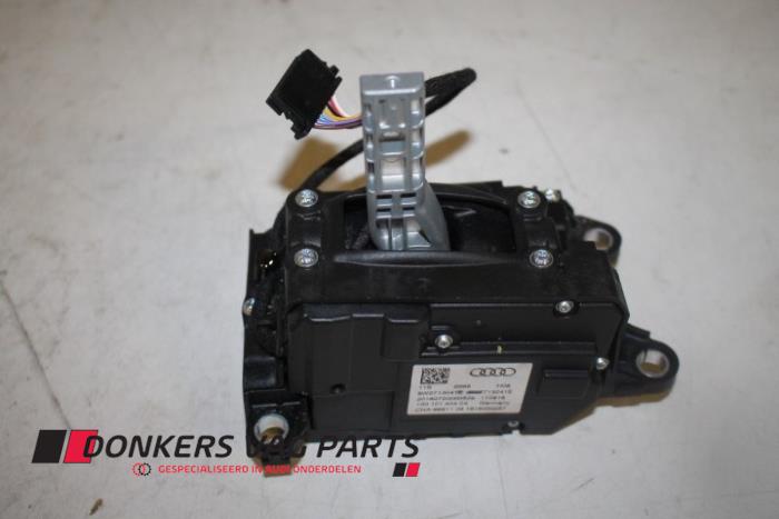 Gebruikte Schakelstang Audi A4 Avant (B9) 2.0 TDI Ultra 16V Prijs € 125,00 Margeregeling aangeboden door Donkers VAG Parts