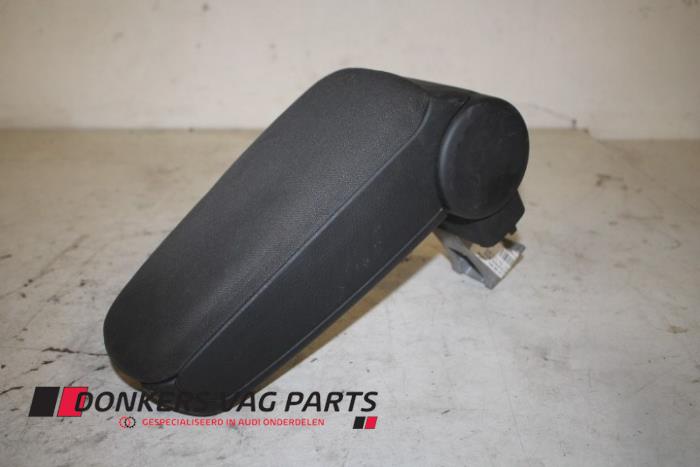 Gebruikte Armleuning Audi A4 Prijs € 35,00 Margeregeling aangeboden door Donkers VAG Parts