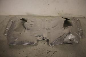 Gebruikte Hitteschild uitlaat Audi A4 Avant (B9) 2.0 TDI 16V Prijs € 50,00 Margeregeling aangeboden door Donkers VAG Parts