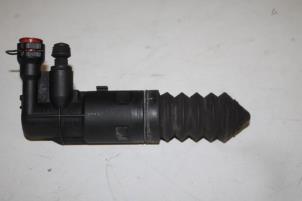 Gebruikte Koppeling Hoofd Cilinder Audi A4 Cabrio (B7) 3.2 FSI V6 24V Quattro Prijs € 35,00 Margeregeling aangeboden door Donkers VAG Parts