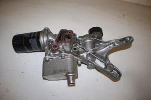 Gebruikte Dynamosteun boven Audi A4 Prijs € 125,00 Margeregeling aangeboden door Donkers VAG Parts