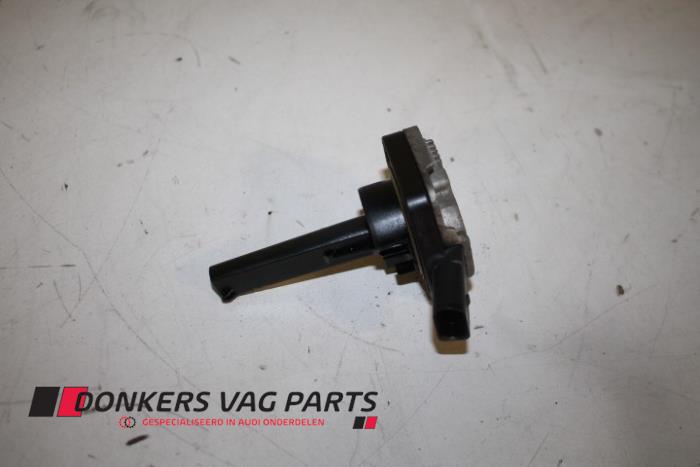 Gebruikte Oliepeil sensor Audi A4 (B7) 2.0 TDI 16V Prijs € 50,00 Margeregeling aangeboden door Donkers VAG Parts