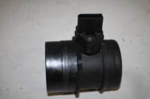 Gebruikte Luchtmassameter Audi A4 (B7) 2.0 TDI 16V Prijs € 75,00 Margeregeling aangeboden door Donkers VAG Parts