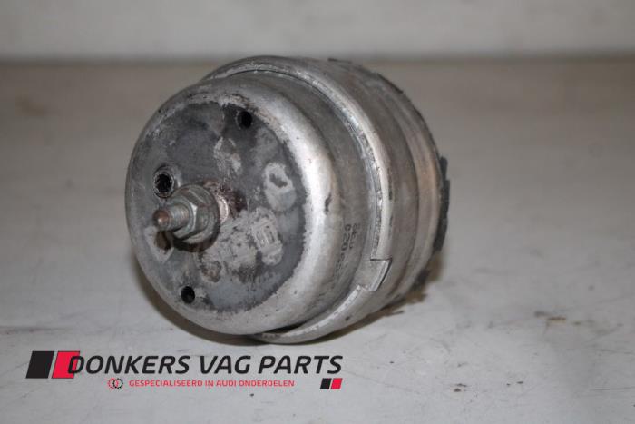 Gebruikte Motorsteun Audi A4 Avant (B6) 1.8 T 20V Prijs € 20,00 Margeregeling aangeboden door Donkers VAG Parts