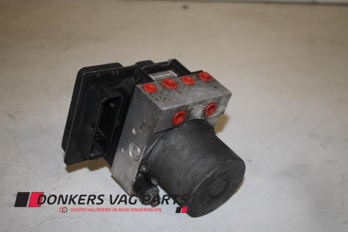 Gebruikte ABS Pomp Audi A6 Avant (C6) 3.0 TDI V6 24V Quattro Prijs € 125,00 Margeregeling aangeboden door Donkers VAG Parts