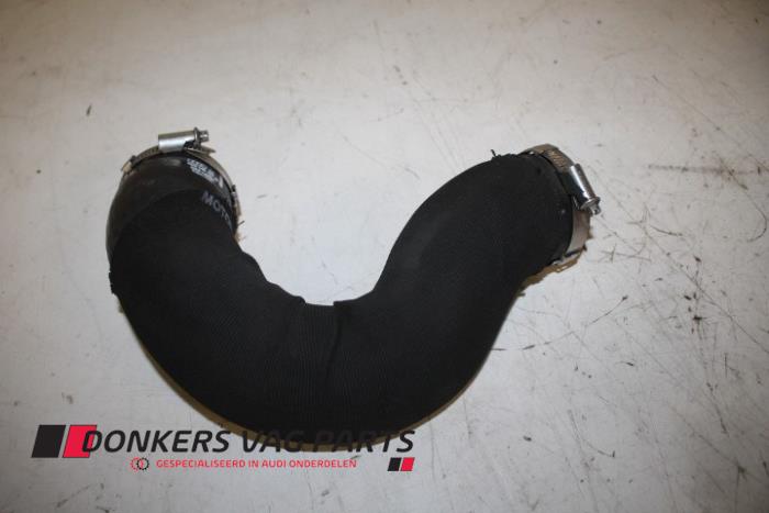 Gebruikte Intercooler Slang Audi A6 (C7) 2.0 T FSI 16V Hybrid Prijs € 35,00 Margeregeling aangeboden door Donkers VAG Parts