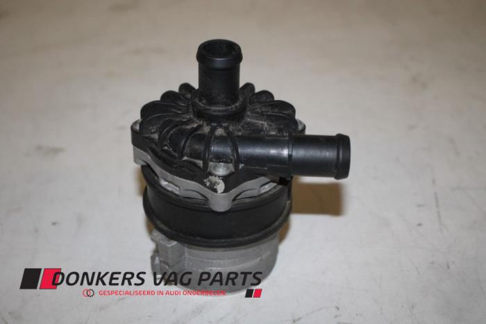 Gebruikte Waterpomp Audi A6 (C7) 2.0 T FSI 16V Hybrid Prijs € 100,00 Margeregeling aangeboden door Donkers VAG Parts