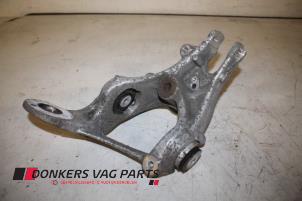 Gebruikte Fusee rechts-achter Audi A6 (C7) 2.0 T FSI 16V Hybrid Prijs € 35,00 Margeregeling aangeboden door Donkers VAG Parts