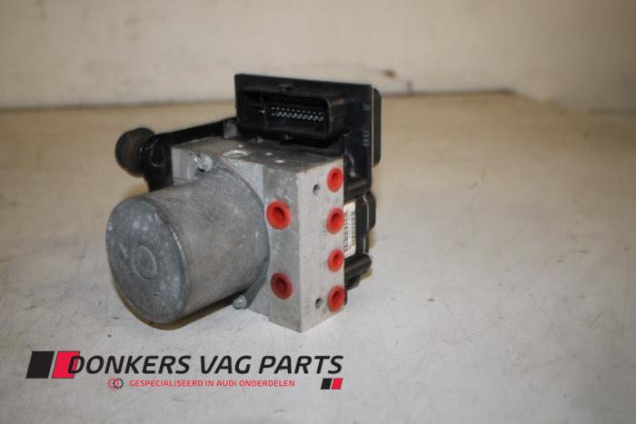 Gebruikte ABS Pomp Audi A4 (B8) 2.0 TDI 16V Prijs € 275,00 Margeregeling aangeboden door Donkers VAG Parts