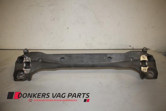 Gebruikte Motorbalk Audi A8 (D3) 3.0 TDI V6 24V Quattro Prijs € 75,00 Margeregeling aangeboden door Donkers VAG Parts