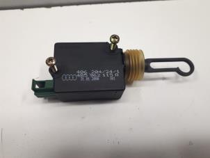Gebruikte Slotmechaniek Achterklep Audi A6 Prijs € 15,00 Margeregeling aangeboden door Donkers VAG Parts