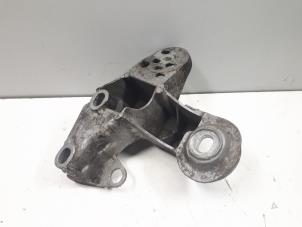 Gebruikte Motorrubber Audi A4 Cabrio (B7) 2.0 TDI Prijs € 10,00 Margeregeling aangeboden door Donkers VAG Parts