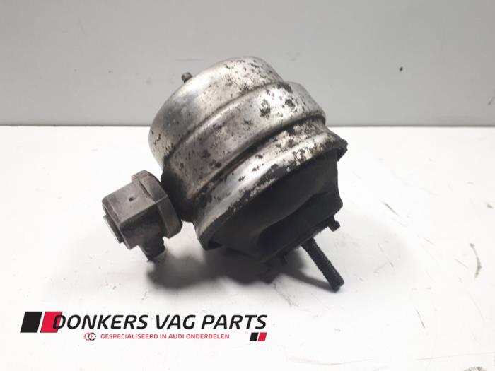 Gebruikte Motorrubber Audi A4 Cabrio (B7) 2.0 TDI Prijs € 20,00 Margeregeling aangeboden door Donkers VAG Parts
