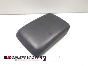 Gebruikte Armleuning Audi Diversen Prijs € 35,00 Margeregeling aangeboden door Donkers VAG Parts