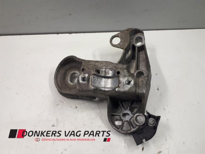 Gebruikte Motorrubber Audi A4 Cabrio (B7) 2.0 TDI Prijs € 10,00 Margeregeling aangeboden door Donkers VAG Parts