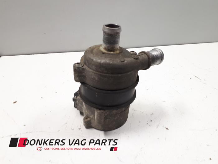 Gebruikte Waterpomp Audi A6 (C7) 2.0 TDI 16V Prijs € 40,00 Margeregeling aangeboden door Donkers VAG Parts