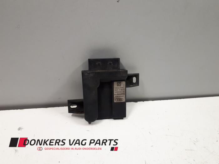 Gebruikte Brandstofpomp module Audi A8 (D4) 4.0 V8 32V TFSI Quattro Prijs € 75,00 Margeregeling aangeboden door Donkers VAG Parts