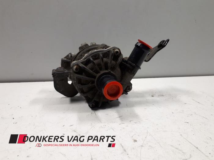 Gebruikte Waterpomp Audi A8 (D4) 4.0 V8 32V TFSI Quattro Prijs € 100,00 Margeregeling aangeboden door Donkers VAG Parts