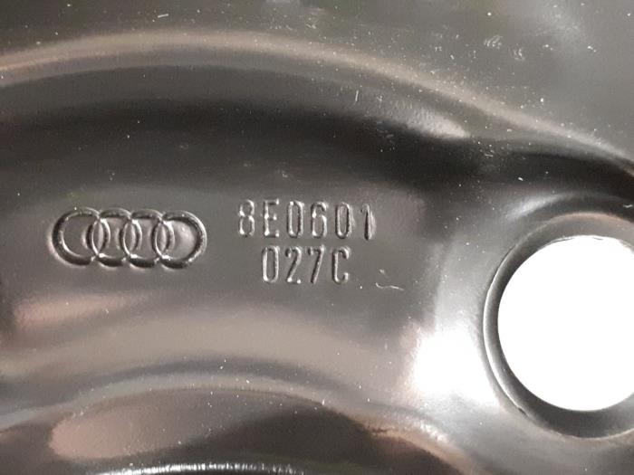 Reserveband van een Audi A4 (B6) 2.0 20V 2003