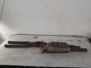 Gebruikte Uitlaat Middendemper Audi A8 (D2) Prijs € 250,00 Margeregeling aangeboden door Donkers VAG Parts