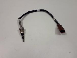 Gebruikte Uitlaat temperatuursensor Volkswagen Crafter (SY) 2.0 TDI FWD Prijs € 75,00 Margeregeling aangeboden door Donkers VAG Parts