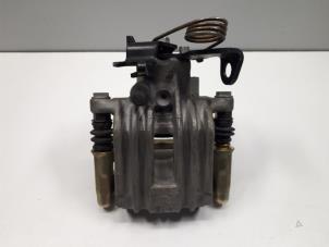 Nieuwe Remklauw (Tang) links-achter Audi A6 (C5) Prijs € 40,00 Inclusief btw aangeboden door Donkers VAG Parts