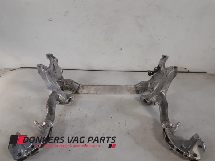 Gebruikte Subframe Audi A4 Avant (B8) 2.0 TDI 16V Prijs € 150,00 Margeregeling aangeboden door Donkers VAG Parts