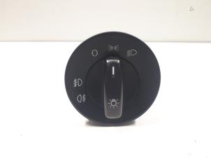 Gebruikte Licht Schakelaar Skoda Octavia Combi (1Z5) 2.0 TDI 16V Prijs € 15,00 Margeregeling aangeboden door Autoparts Veghel