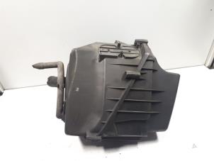 Gebruikte Luchtfilterhuis Audi A8 (D3) 6.0 W12 48V Quattro Prijs € 100,00 Margeregeling aangeboden door Donkers VAG Parts