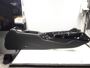 Gebruikte Middenconsoles Audi RS 5 Sportback (F5A/F5F) 2.9 V6 TFSI 24V Prijs € 75,00 Margeregeling aangeboden door Donkers VAG Parts