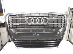 Gebruikte Grille Audi A8 (D3) Prijs € 50,00 Margeregeling aangeboden door Autoparts Veghel