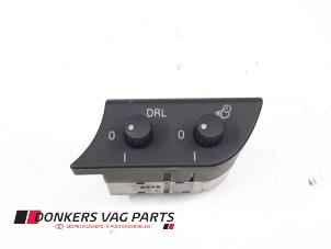 Gebruikte Schakelaar Licht Audi A4 (B7) Prijs € 20,00 Margeregeling aangeboden door Donkers VAG Parts