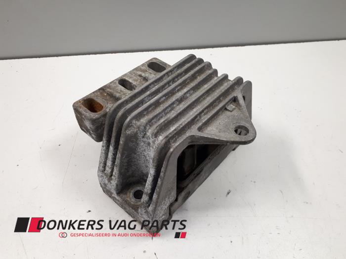 Gebruikte Versnellingsbak Steun Audi TT Roadster (8N9) 1.8 20V Turbo Prijs € 35,00 Margeregeling aangeboden door Donkers VAG Parts