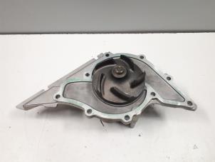 Gebruikte Waterpomp Audi A8 (D3) 4.2 V8 40V Quattro Prijs € 125,00 Margeregeling aangeboden door Donkers VAG Parts