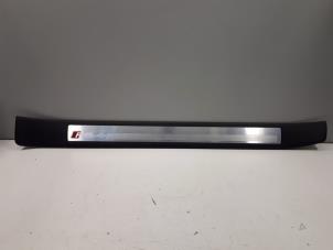 Gebruikte Sierstrip Audi RS 4 (B7) RS4 4.2 V8 40V Prijs € 75,00 Margeregeling aangeboden door Donkers VAG Parts