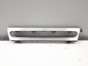 Gebruikte Dashboard sierlijst Audi SQ7 (4MB/4MG) 4.0 TDI V8 32V Prijs € 15,00 Margeregeling aangeboden door Donkers VAG Parts