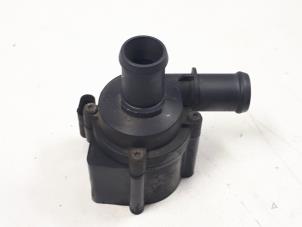 Gebruikte Waterpomp Audi SQ7 (4MB/4MG) 4.0 TDI V8 32V Prijs € 75,00 Margeregeling aangeboden door Donkers VAG Parts