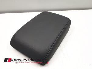 Gebruikte Armleuning Audi A5 Sportback (8TA) Prijs € 75,00 Margeregeling aangeboden door Donkers VAG Parts