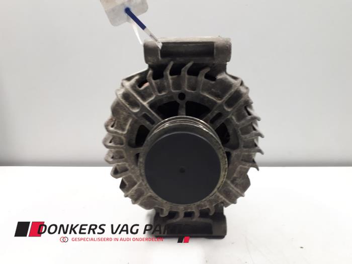 Dynamo van een Audi S4 (B8) S4 3.0 TFSI V6 24V 2009