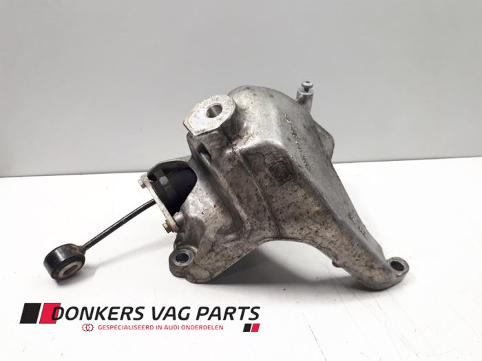 Gebruikte Motorsteun Audi A4 (B9) 2.0 35 TDI Mild hybrid 16V Prijs € 25,00 Margeregeling aangeboden door Donkers VAG Parts