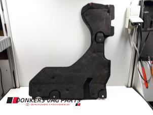 Gebruikte Beschermplaat bodem Audi S8 (D4) 4.0 V8 TFSI 32V Prijs € 30,00 Margeregeling aangeboden door Donkers VAG Parts