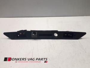 Gebruikte Handgreep Achterklep Audi A8 (D4) Prijs € 35,00 Margeregeling aangeboden door Donkers VAG Parts