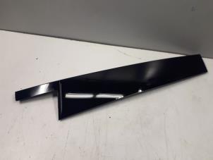 Gebruikte B-stijl sierlijst exterieur Volkswagen ID.4 (E21) Prijs € 20,00 Margeregeling aangeboden door Donkers VAG Parts