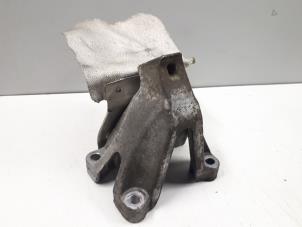 Gebruikte Motorsteun Audi A6 (C7) 3.0 TDI V6 24V Quattro Prijs € 10,00 Margeregeling aangeboden door Donkers VAG Parts