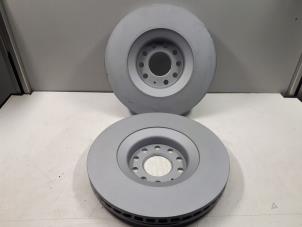 Nieuwe Remschijf voor Audi A4 (B7) Prijs € 130,00 Inclusief btw aangeboden door Donkers VAG Parts